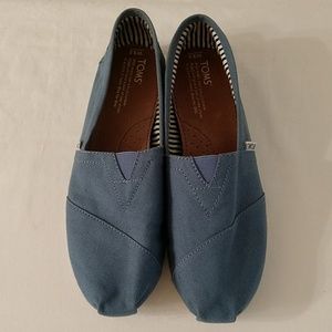 TOMS Classic canvas shoes 8.5